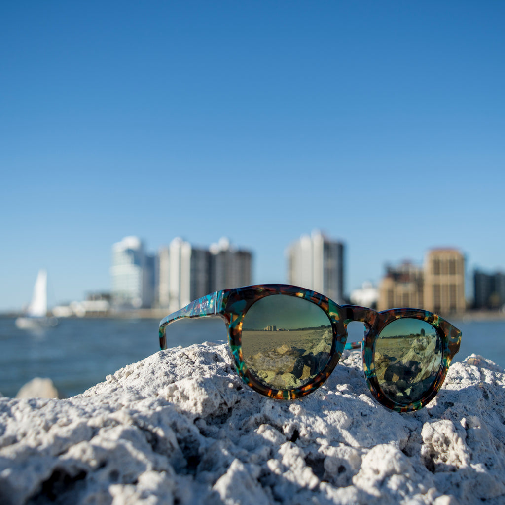 What Color Lenses Look Best With Which Frames? β Fuse Lenses